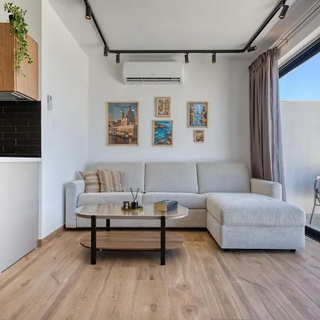 New - Stylish 2br Penthouse With Terrace, Seaview & Private Jacuzzi By Sf Homes 12